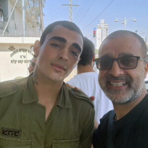 עם אלמוג שלום הי״ד